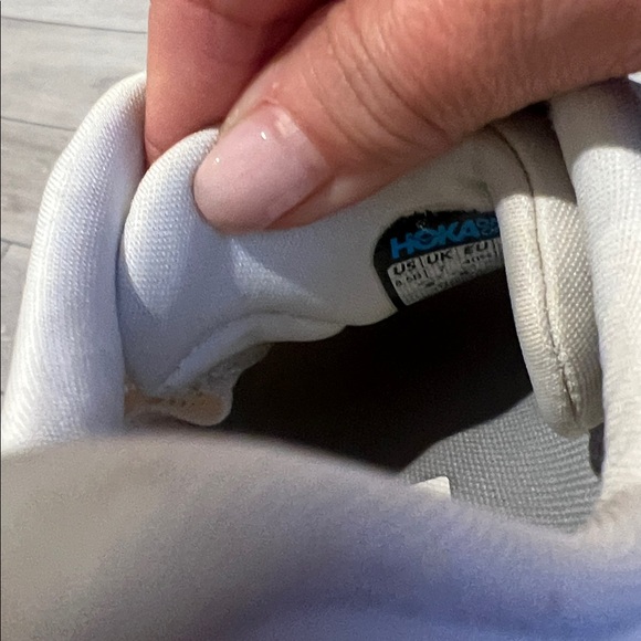 Hoka one one Women's cream Beige Athletic Shoes size 6.5 - Picture 7 of 8